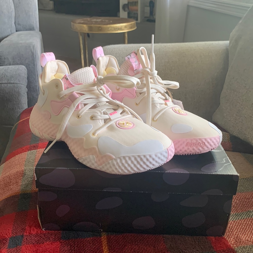 HARDEN VOL. 6 ‘CREAM LIGHT PINK’ NEVER WORN size 7 1/2